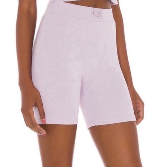 Winter Muse LNGE Rib Short in Lilac - Picture 2 of 6